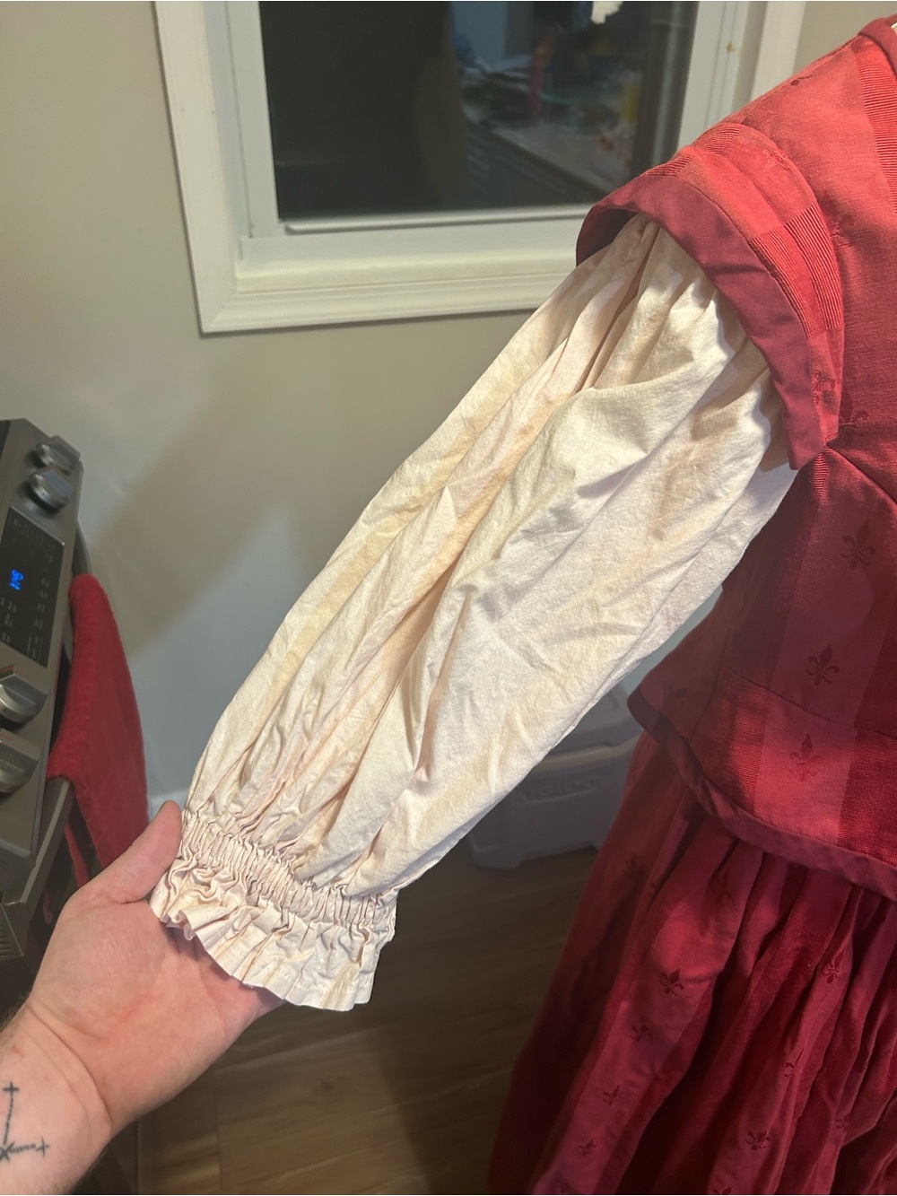 Renaissance Red Theater Quality Costume Dress with White Chemise Size XL - Picture 3 of 4